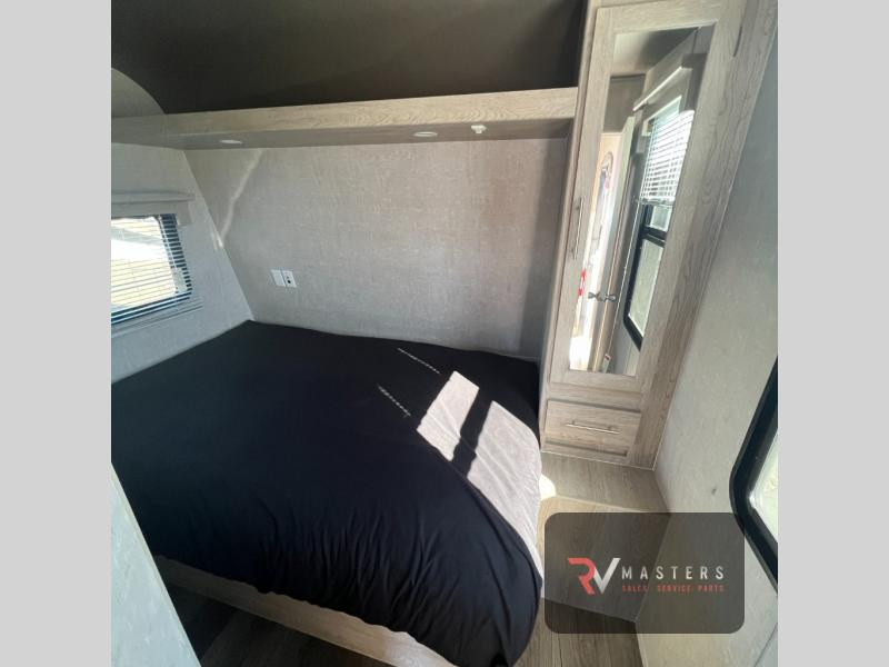 Bedroom in the eclipse stellar limited